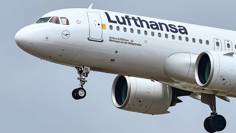 Lufthansa mask incident on flight