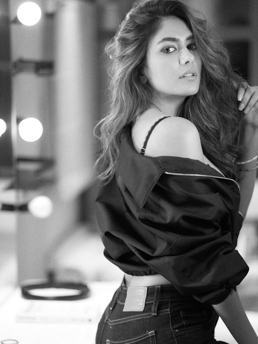 Mrunal Thakur radiates natural glow while embracing modern chic style.