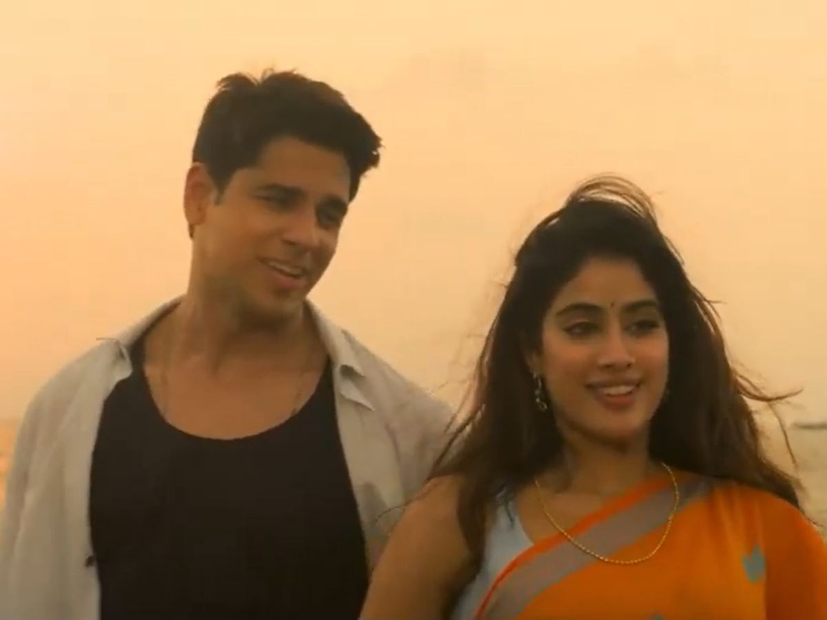 Param Sundari song vs Bombay 90s track