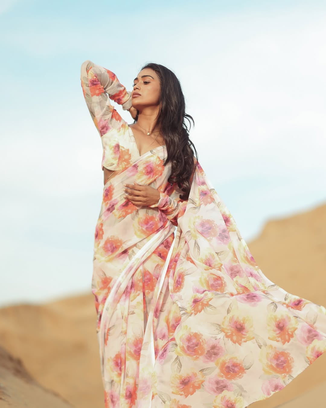 Stylish Poornima Ravi drops a hot face card look, exuding elegance.