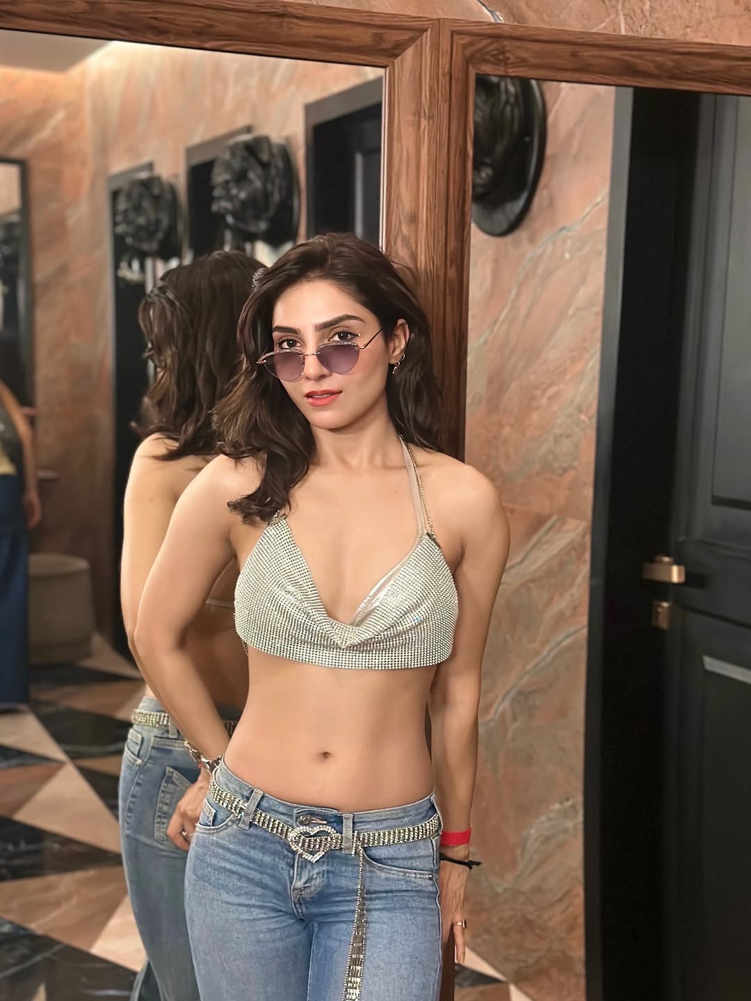 Fashionable elegance shines in Hot Top, Flat Tummy Goals: Praashi Awasthi.