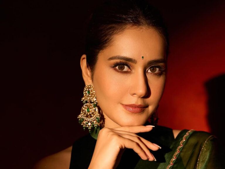 Raashii Khanna and Kartik Aaryan in NaagZilla