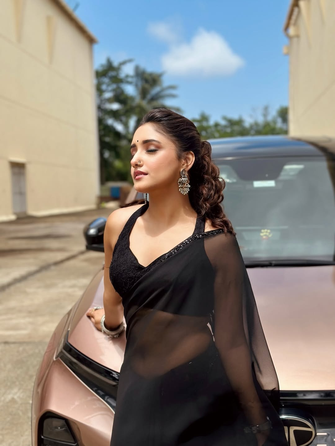 Elegant Rachi Sharma stuns in stylish ensemble highlighting beauty and grace