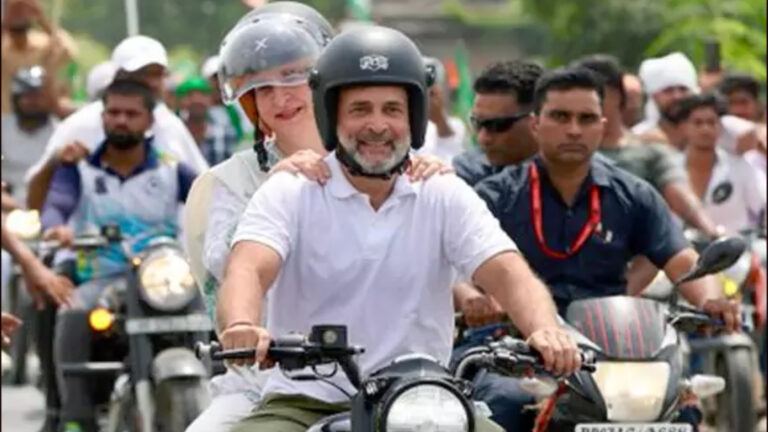 Rahul Gandhi with Priyanka Vadra on bike rally in Bihar campaign
