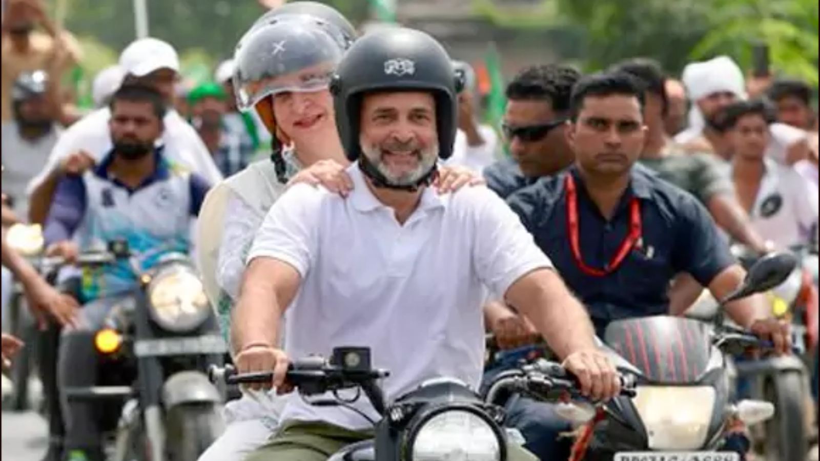 Rahul Gandhi with Priyanka Vadra on bike rally in Bihar campaign