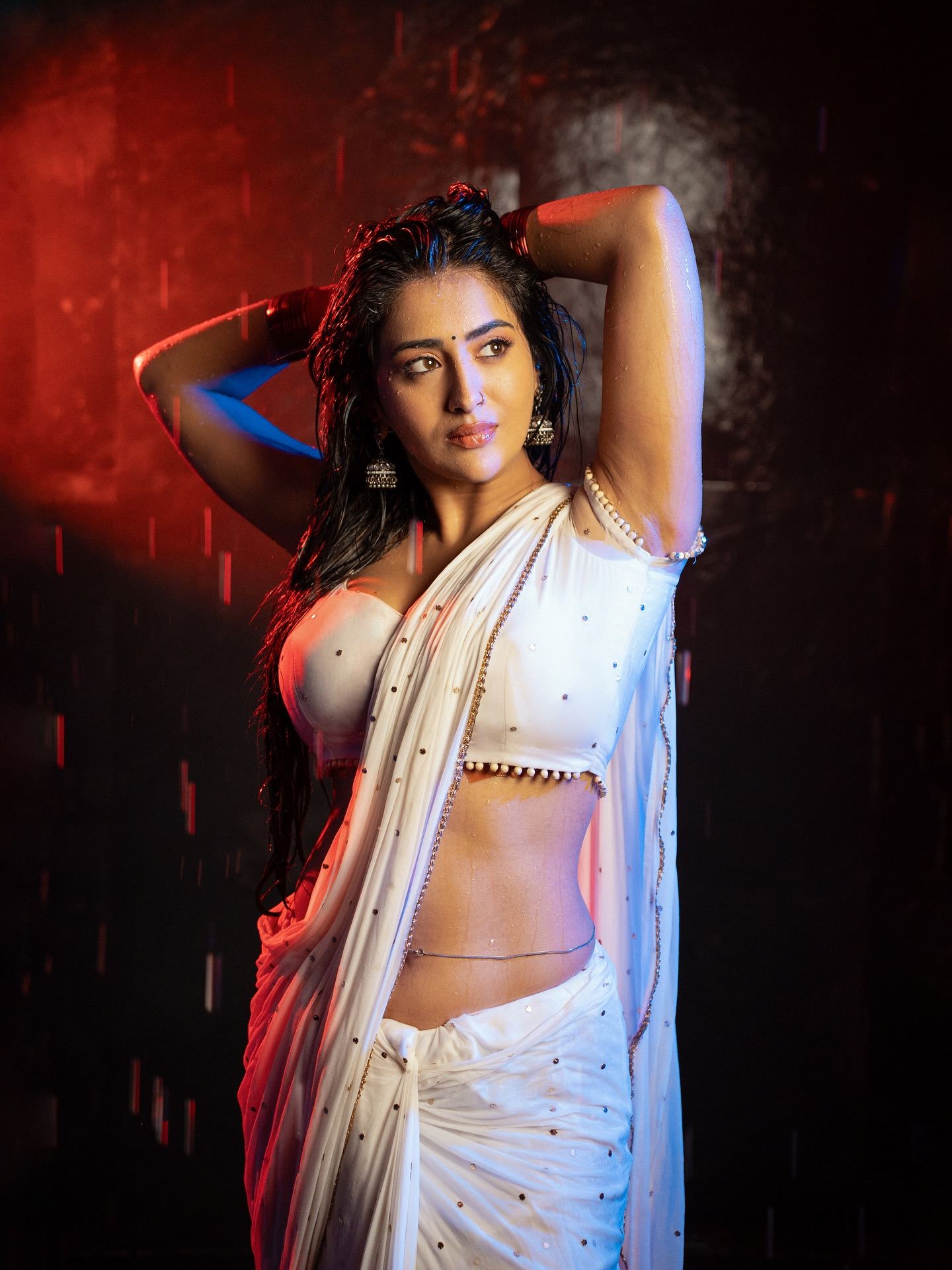 Rain Glam Rashi Singh Sets Saree Goals on Fire