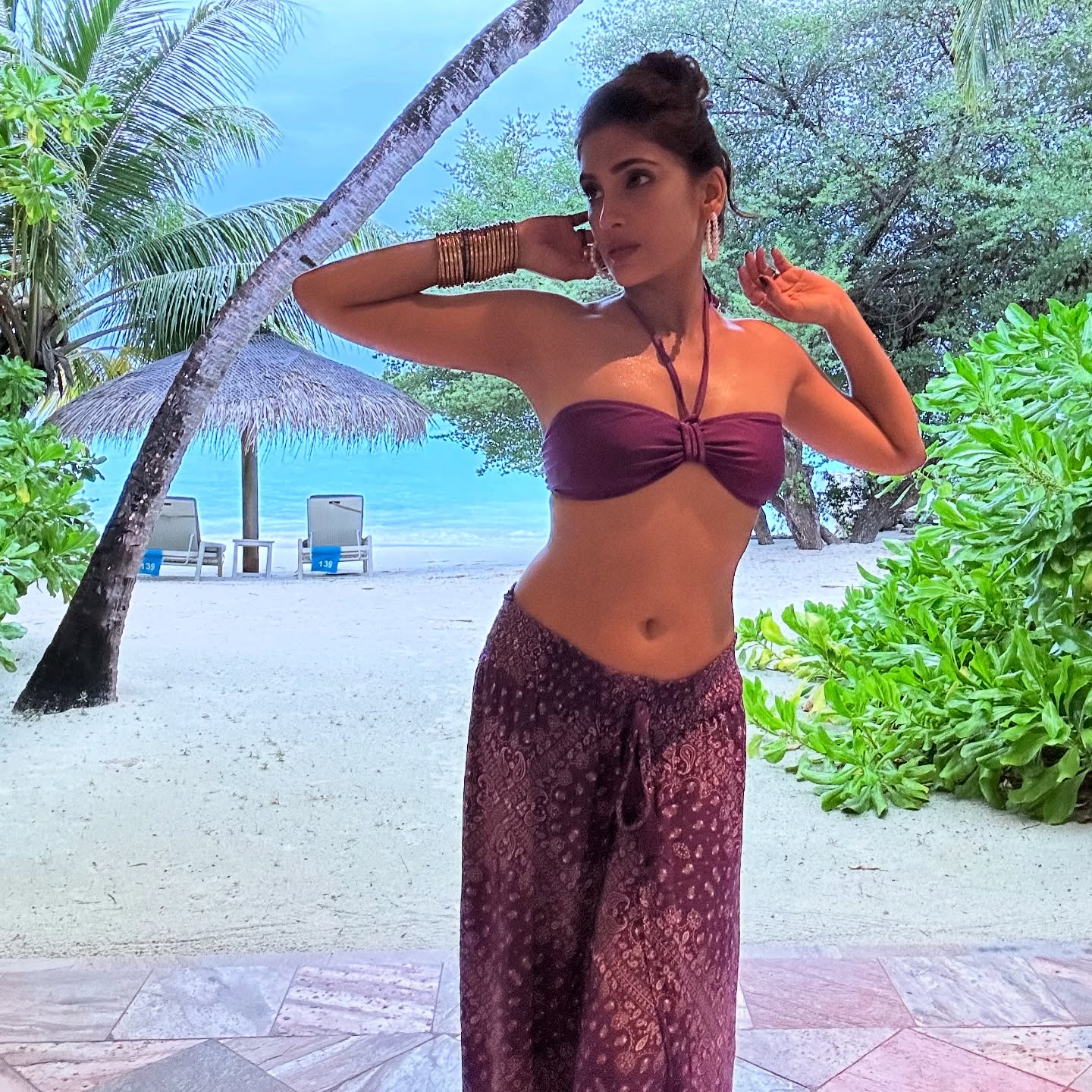 Reena Aggarwal lean figure shines gracefully in trendy fashionable outfit
