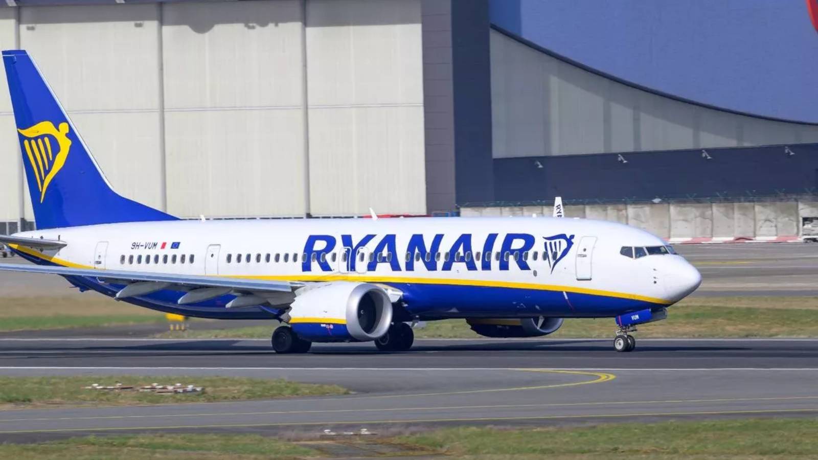 Ryanair plane emergency landing