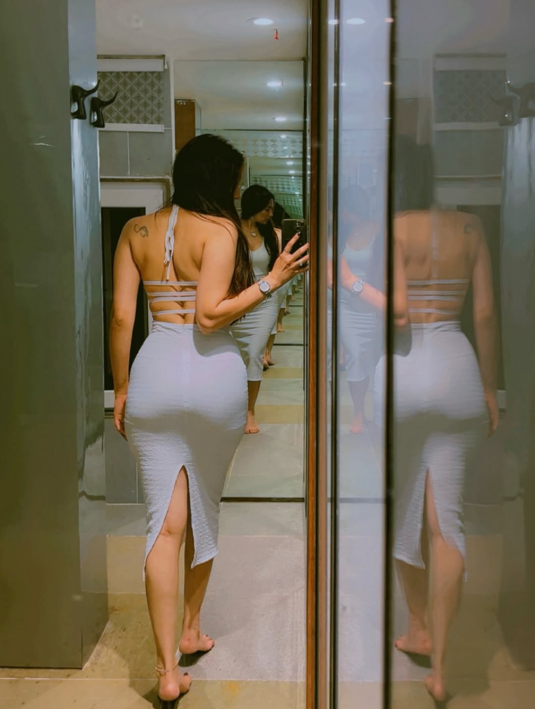 Lean Waist Goals with Rose Sardana inspires confidence through timeless style.