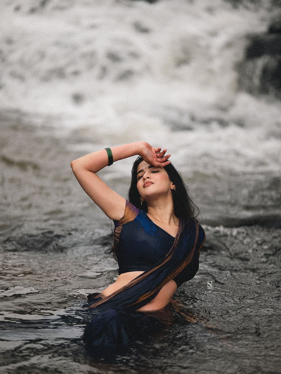 Shreya Wakhare captures attention with her lean waist and elegance