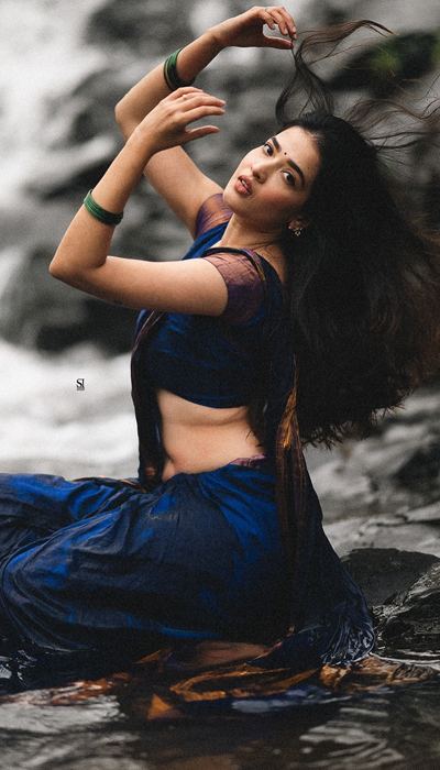 Gorgeous Shreya Wakhare looks chic and stylish in gallery