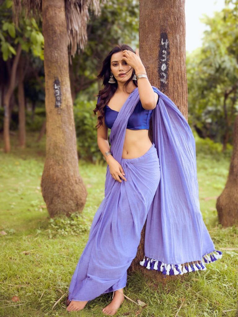 Anaira Gupta stuns with sizzling charm while embracing effortless simplicity