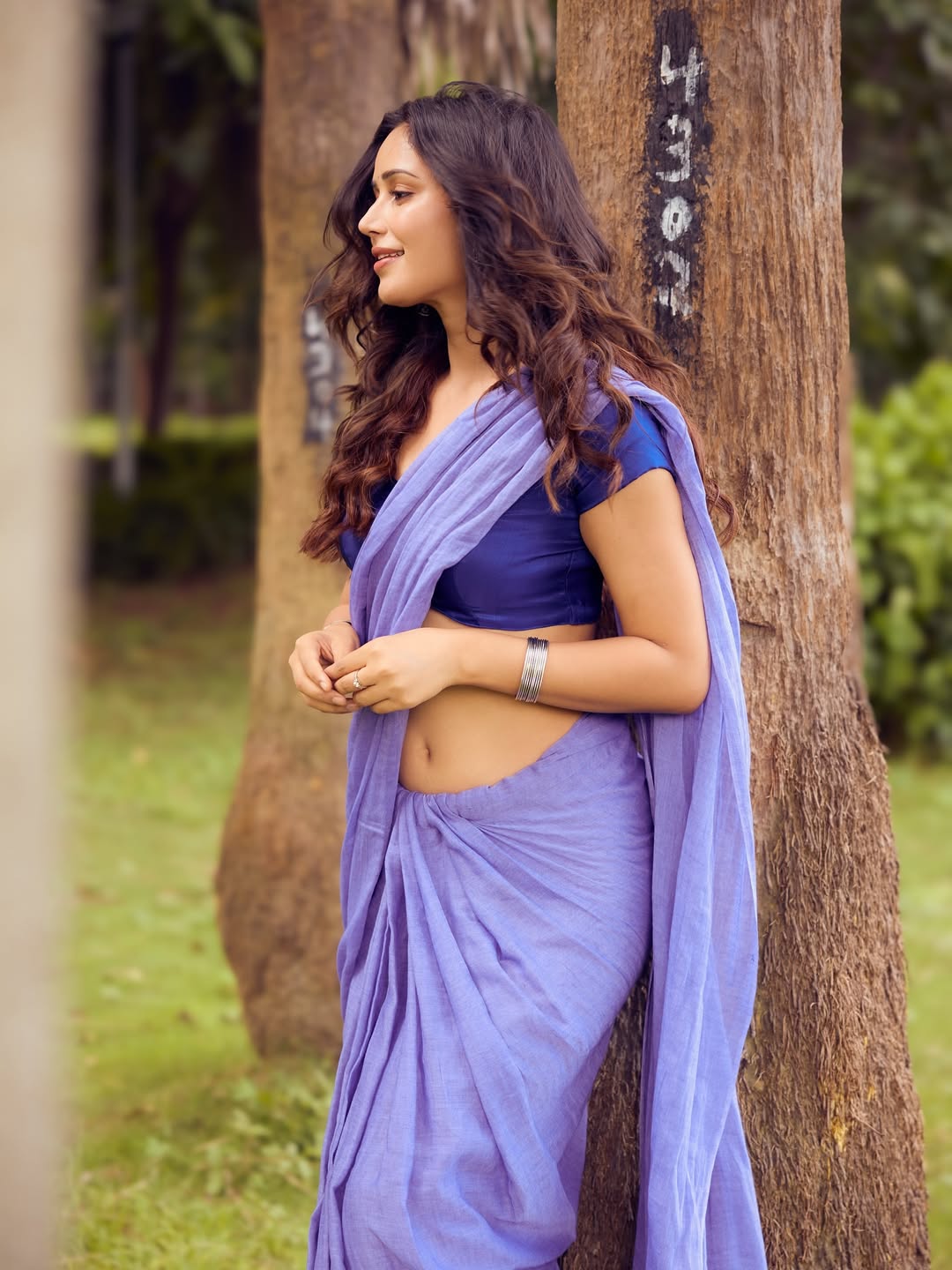 Anaira Gupta captivates fans with sizzling elegance and radiant confidence