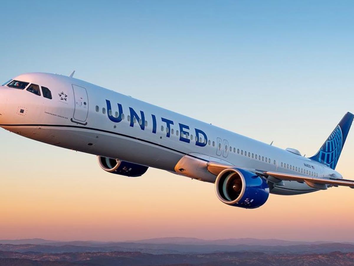 United Airlines carry-on baggage policy