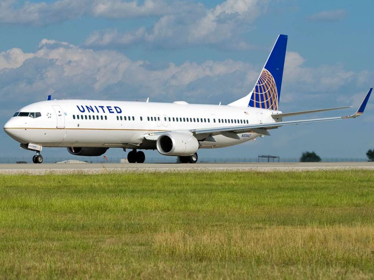 United Airlines passenger upset over lost bag