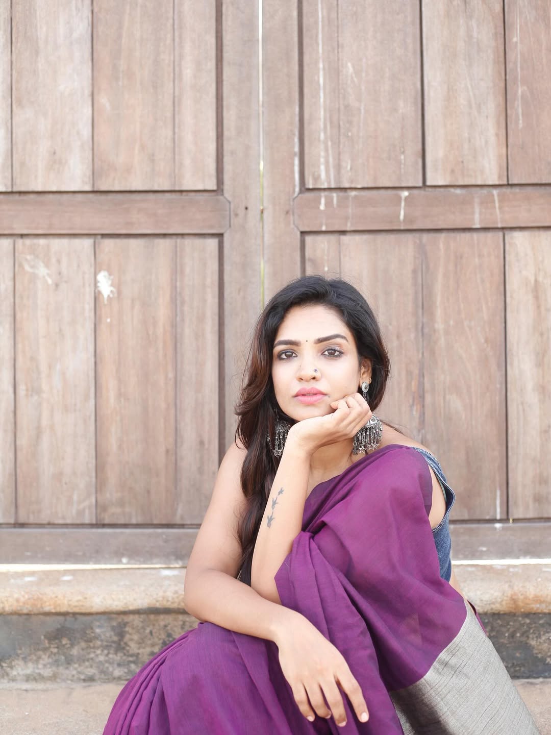 Fashion-forward Vaishnavi Naaiyak Saree paired with denim blouse turns heads.