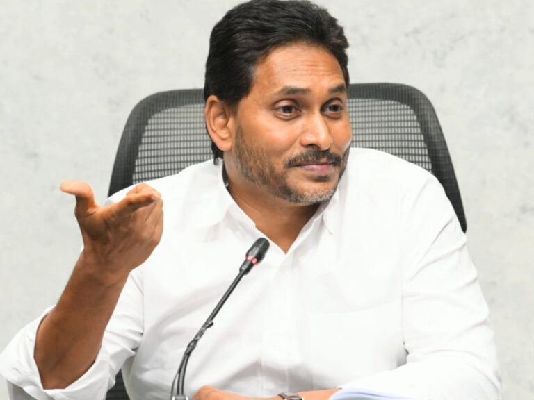 Visakhapatnam steel workers and Amaravati farmers protest against YSRCP policies