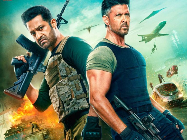 War 2 advance booking ticket sales