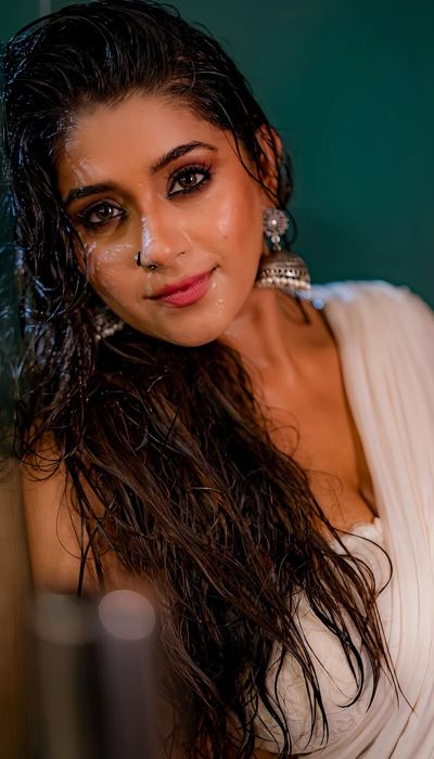 Wild Glam Shots of Chandni Bhagwananii