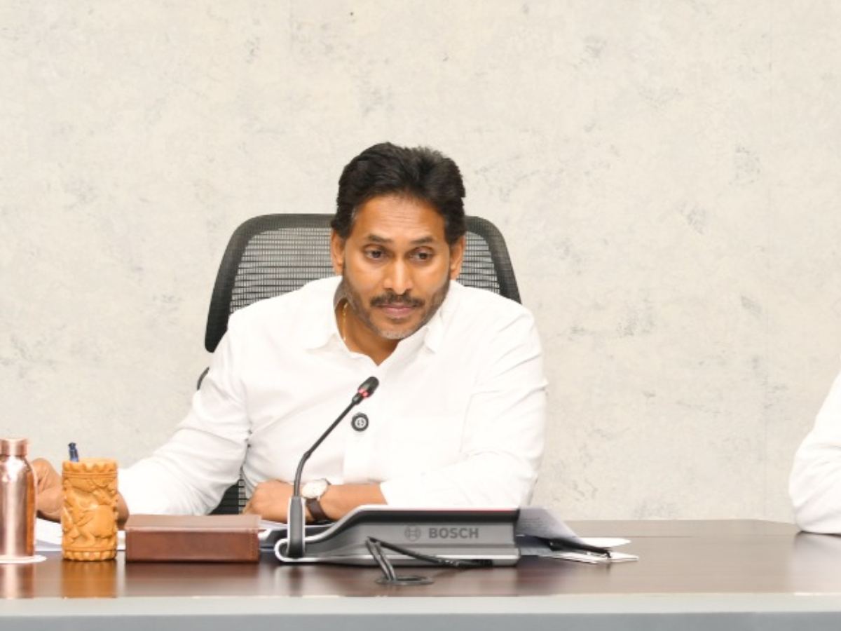 Jagan Mohan Reddy criticises Modi and Chandrababu Naidu over age