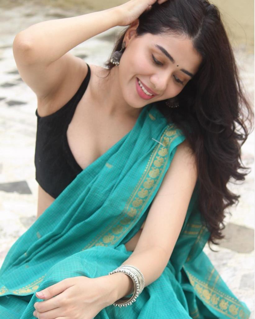 Aarti Chikara stuns in glamorous outfit with effortless charm and style.