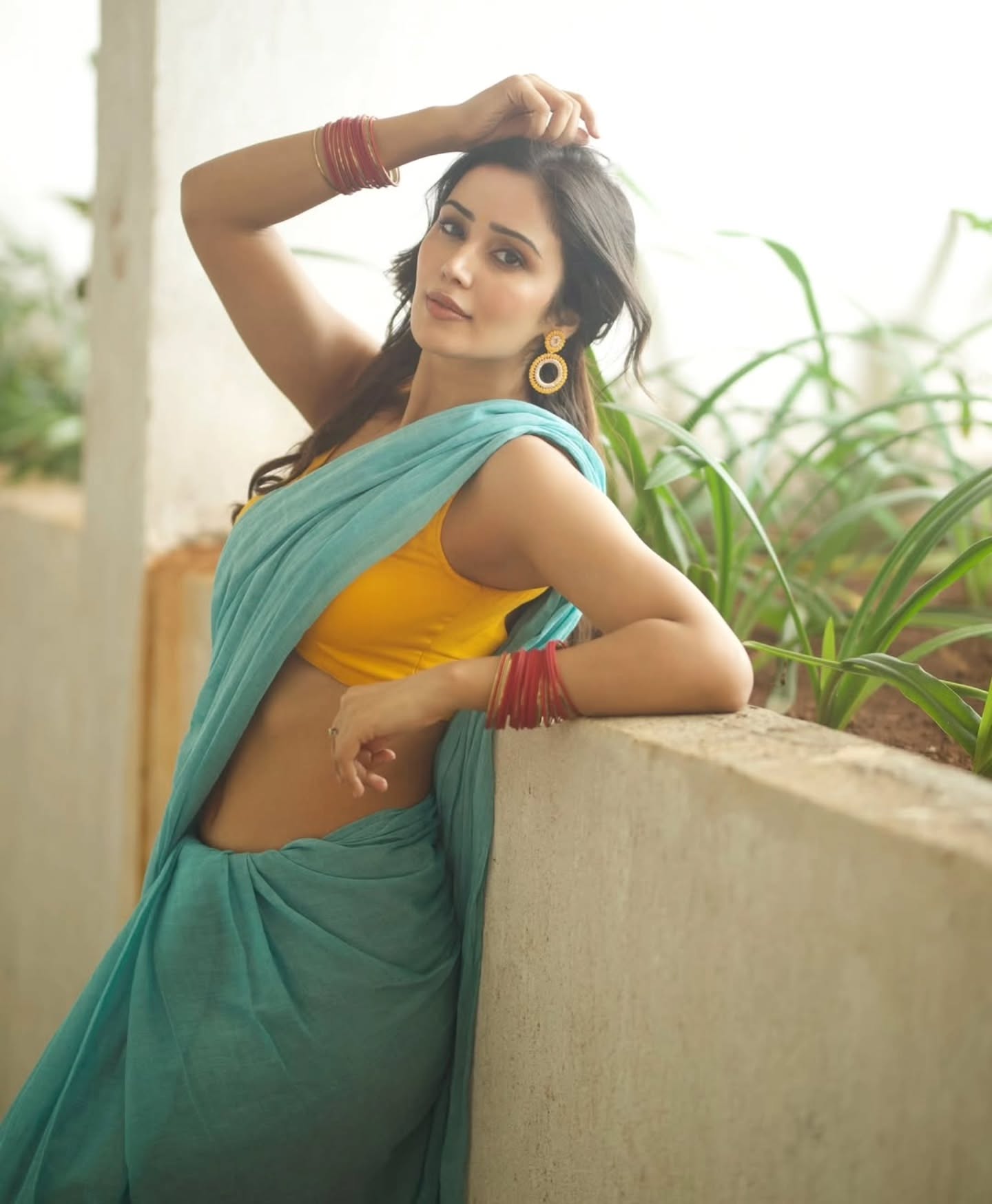 Anaira Gupta Saree Fashion Look Hot And Playful