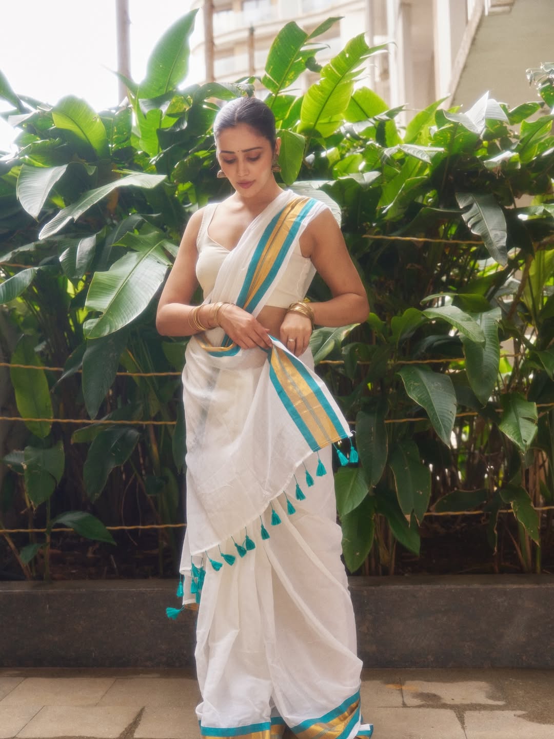 Anaira Gupta radiates red hot appeal in elegant white look.