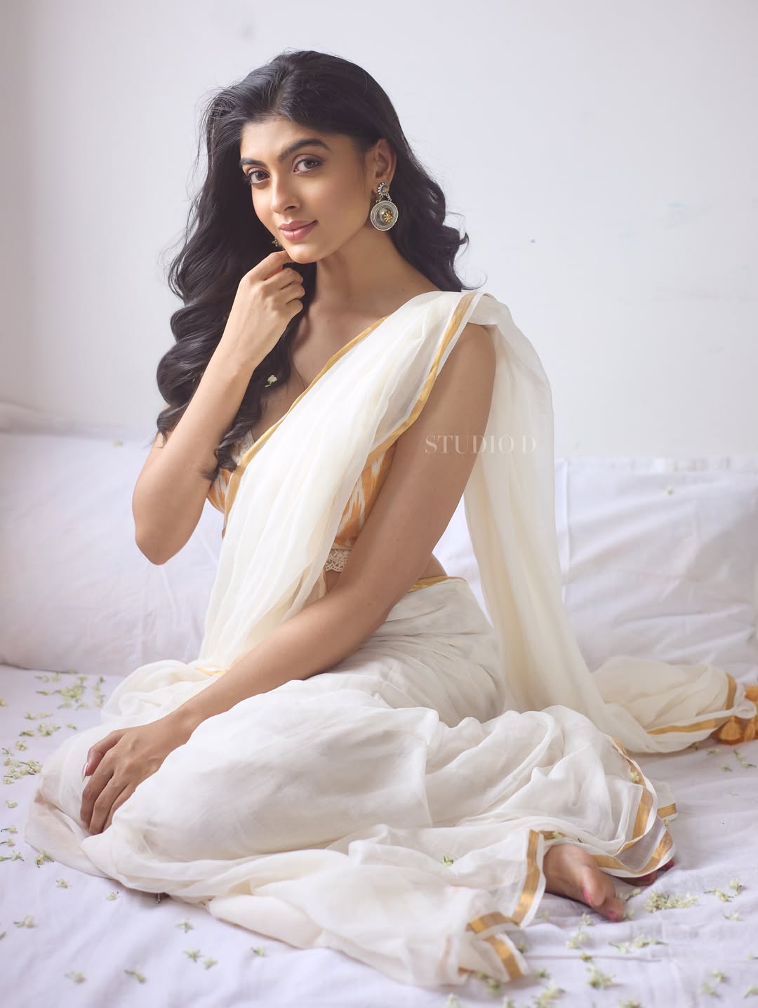 White Saree Ananya Das captures beauty with graceful poise