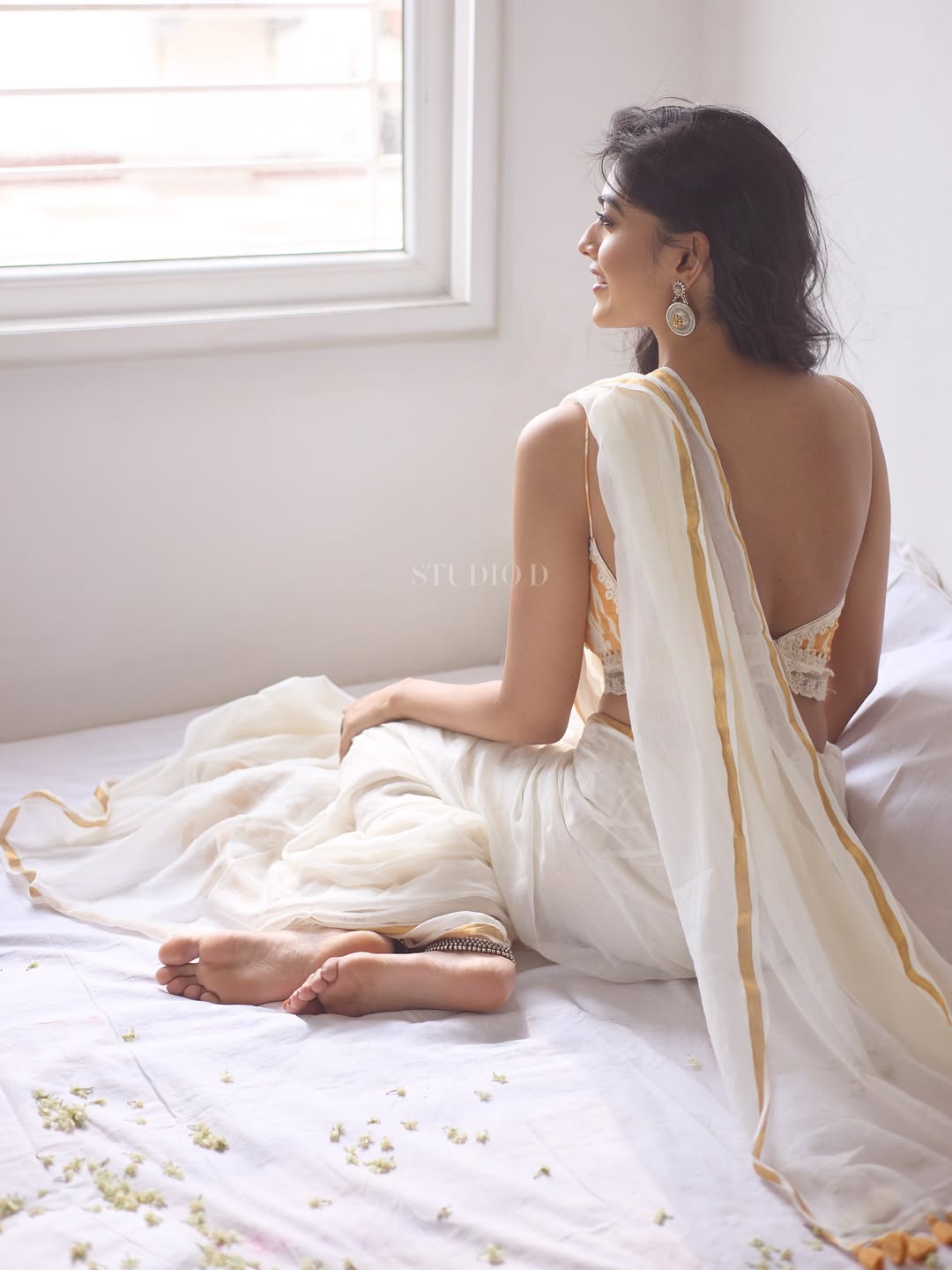 Ananya Das White Saree shines with pure traditional glamour