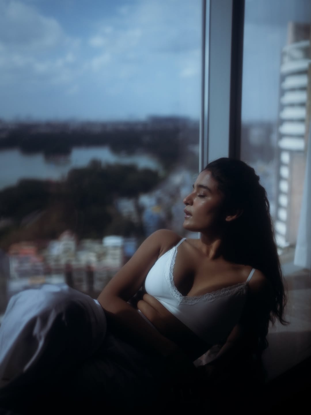 Chaithra Achar’s gorgeous look gives off seriously hot and stylish vibes.