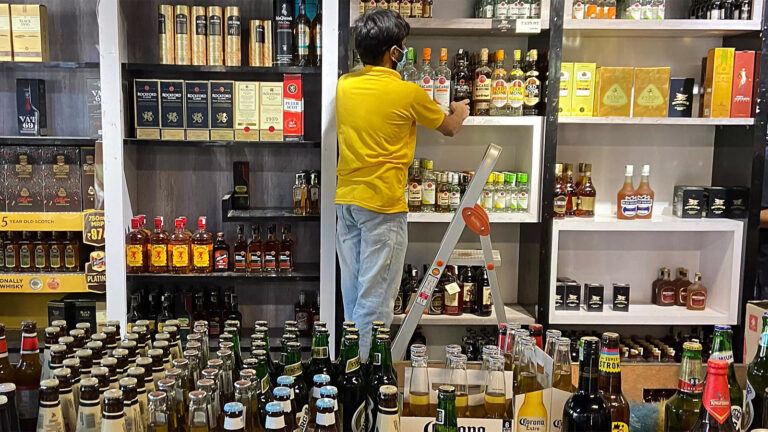 Dassera liquor shops closed