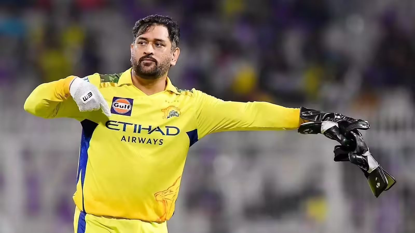 Dhoni controversy with Yograj Singh comments