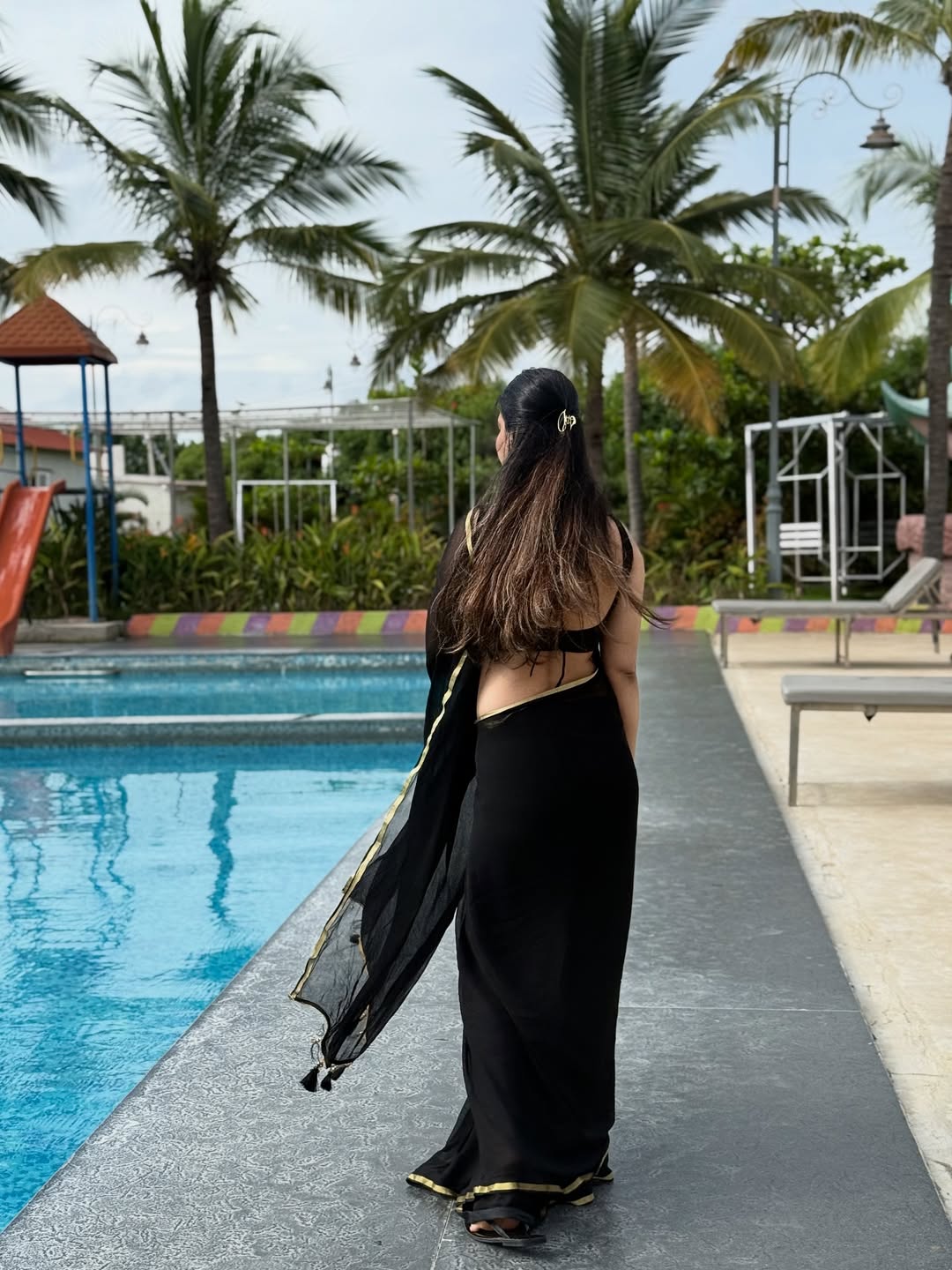 Hrithi shines bright with charm that steals the scene