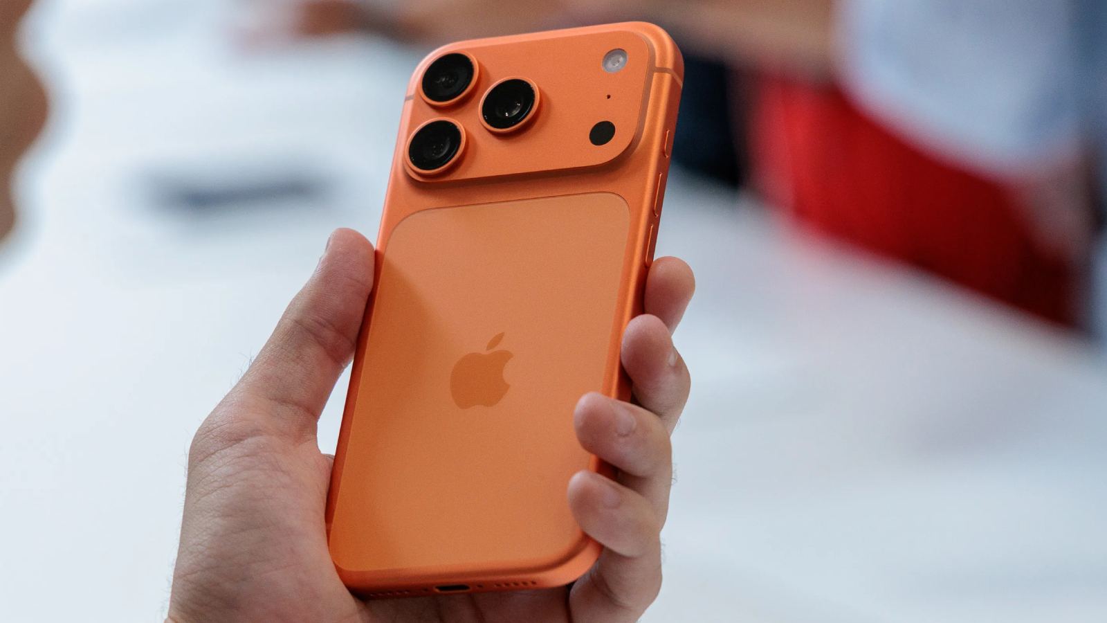 iPhone pre-order delay issue