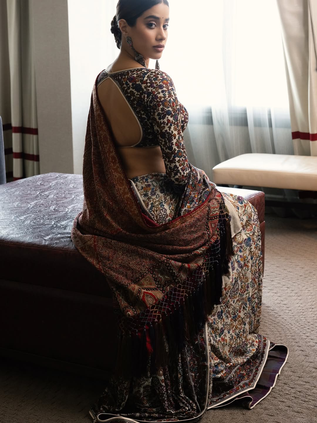 Enchanting Janhvi Kapoor in Her Absolute Best Form glowing with natural grace