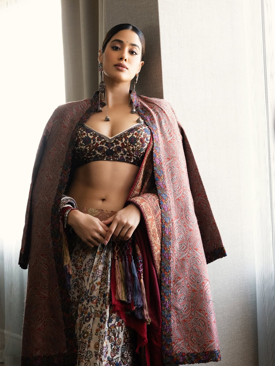 Janhvi Kapoor in Her Absolute Best Form redefining modern elegance and style