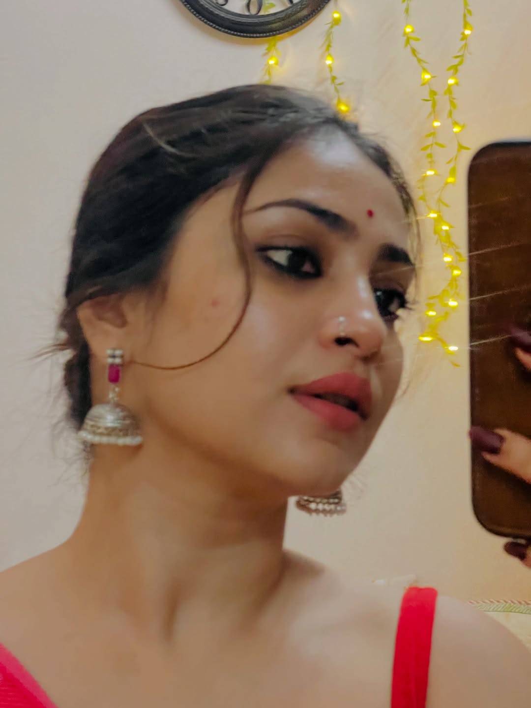 Jesmin Roy Hot Look glows with beauty and natural poise