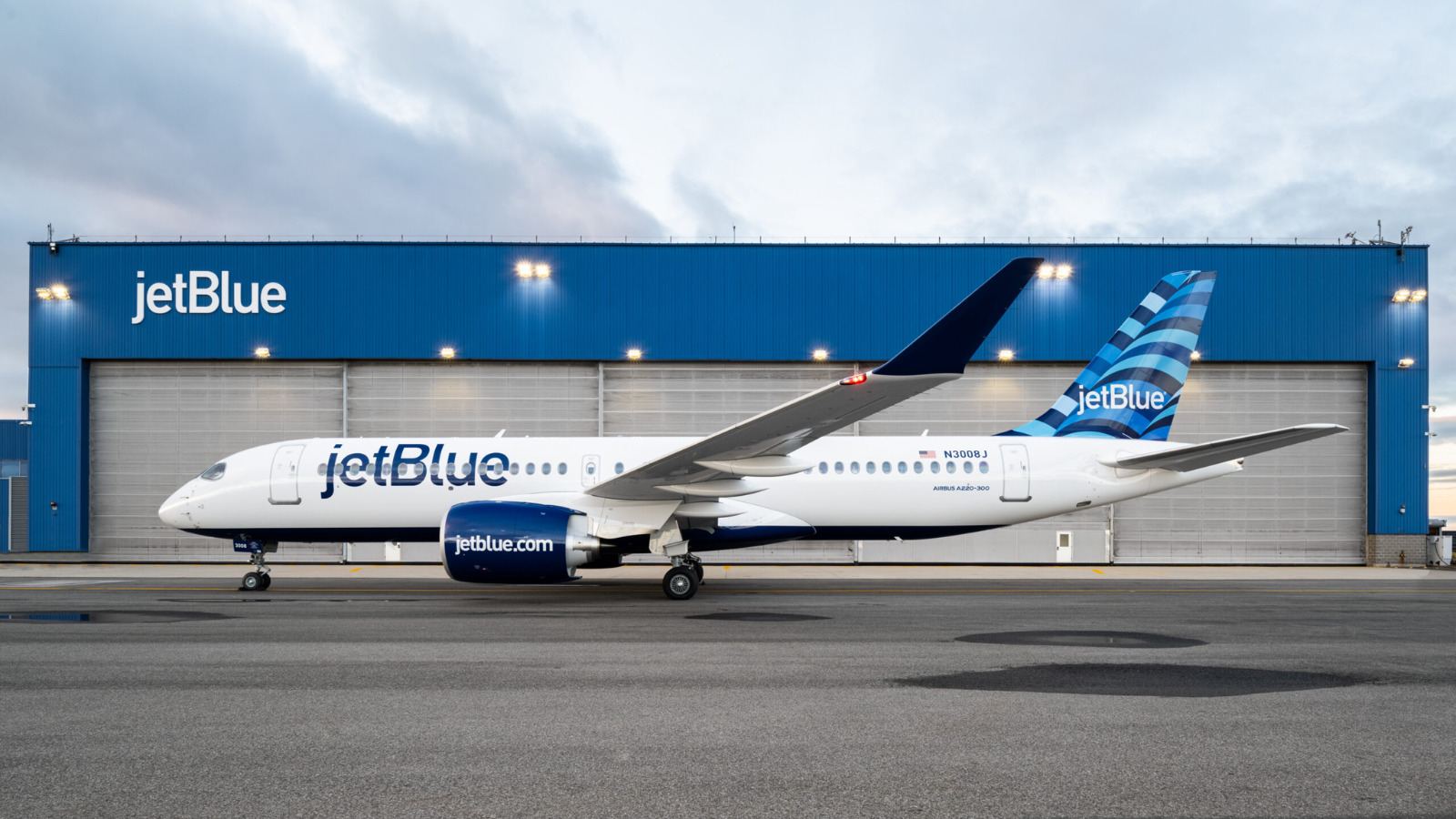 JetBlue refund complaint passenger upset