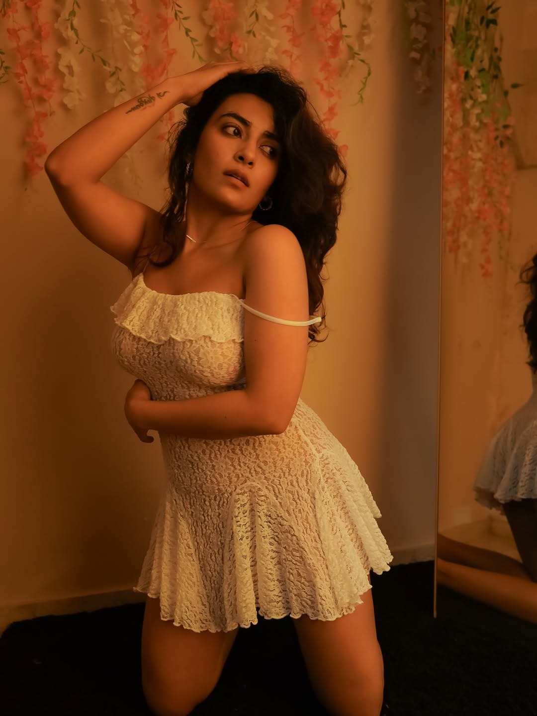 Fashion-forward and chic, Jinal Joshi’s Chic Look is Ultra Hot everywhere.
