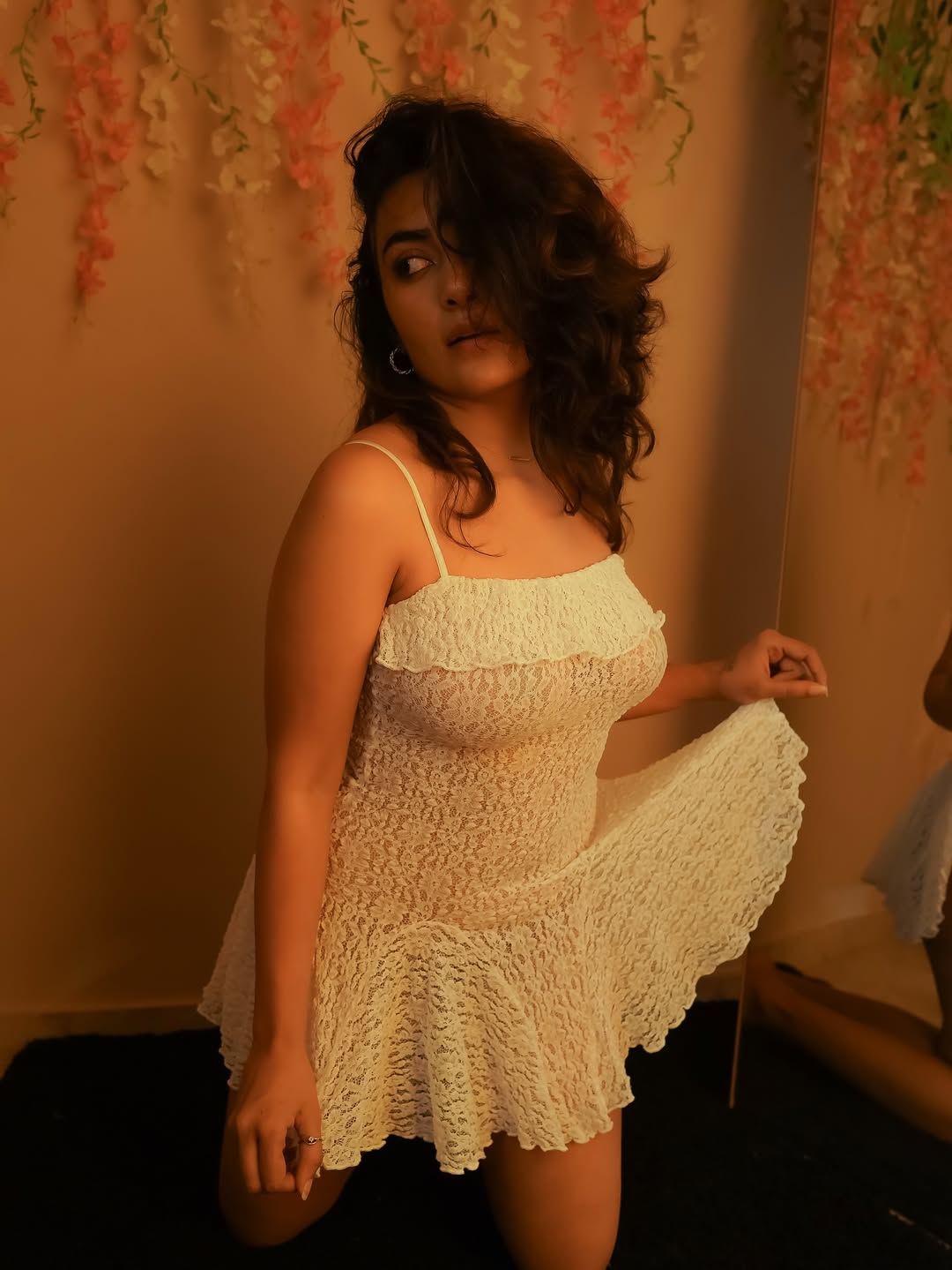 Jinal Joshi’s Chic Look is Ultra Hot wows with stunning beauty.