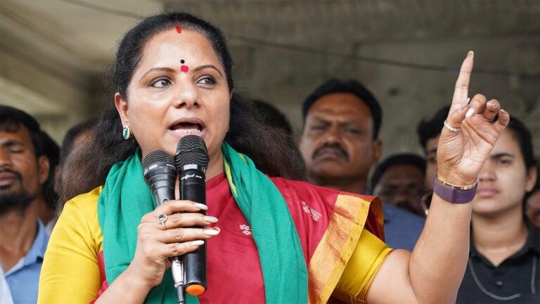 Kavitha Harish Rao clash