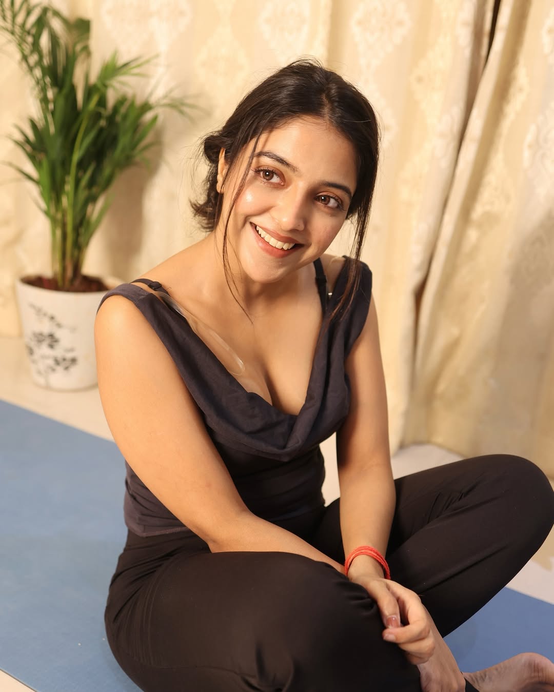 Charming Khushi Dubey smiles gracefully, serving playful yet bold fashion look