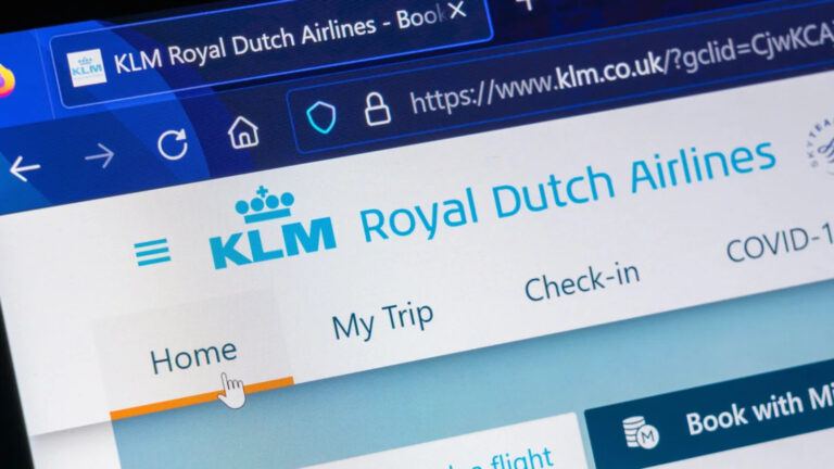 KLM passenger check-in problem