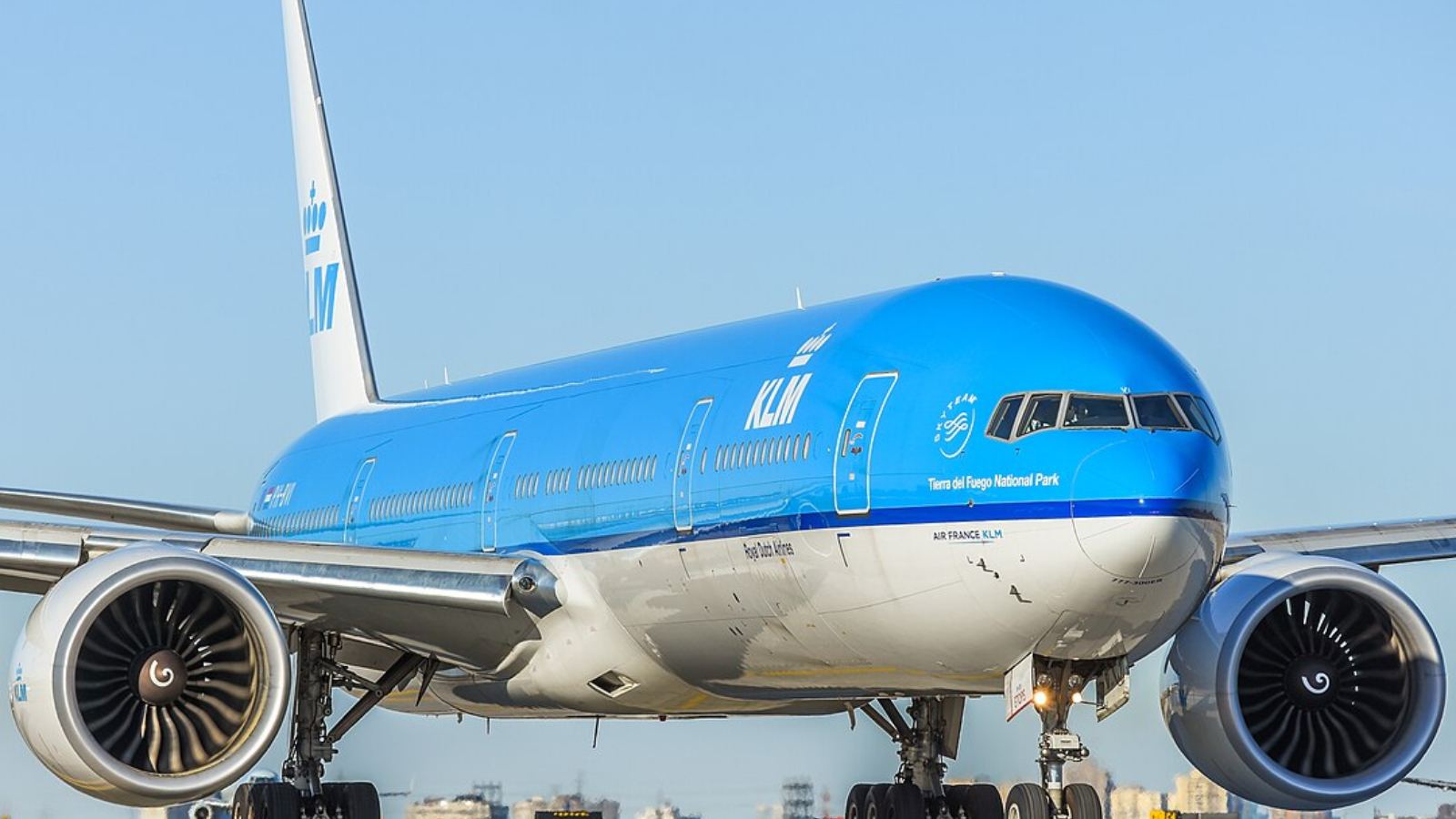 KLM passenger transit visa issue