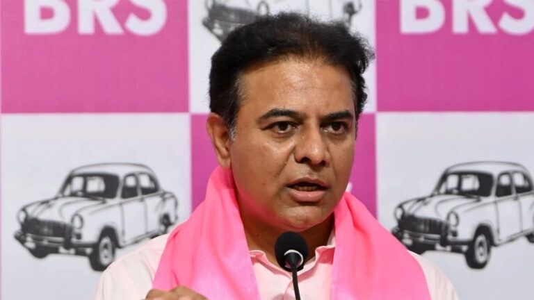 KTR addresses Kavitha issue in BRS