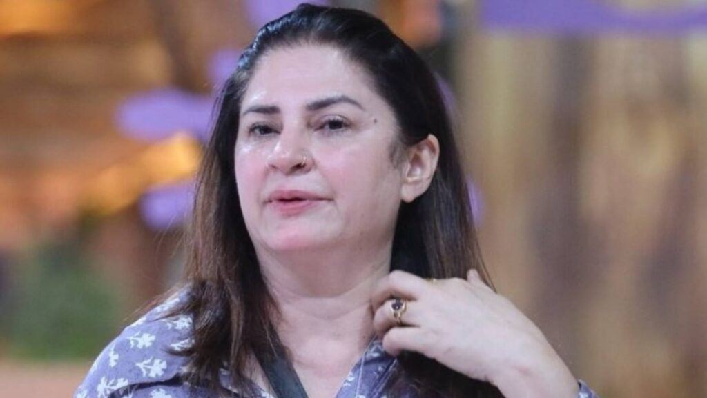 Kunicka Sadanand and Jaan Sanu clash