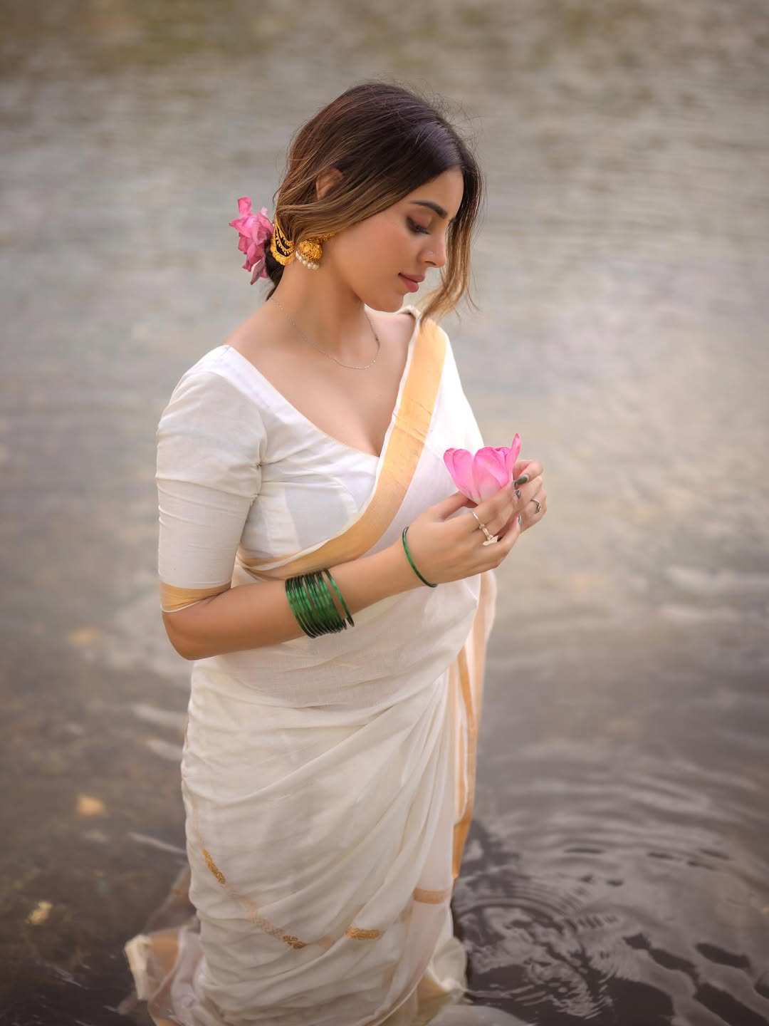 Radiant beauty shines in Girl Next Door Charm, Kushitha Kallapu Hotness.