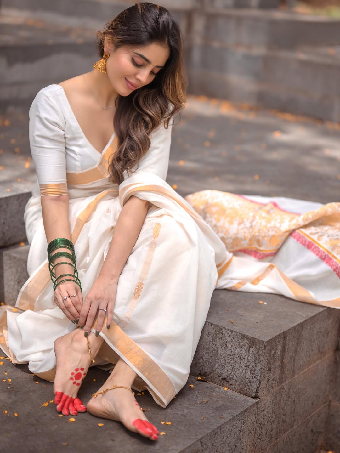 Fashion-forward and chic, Girl Next Door Charm, Kushitha Kallapu Hotness wows.