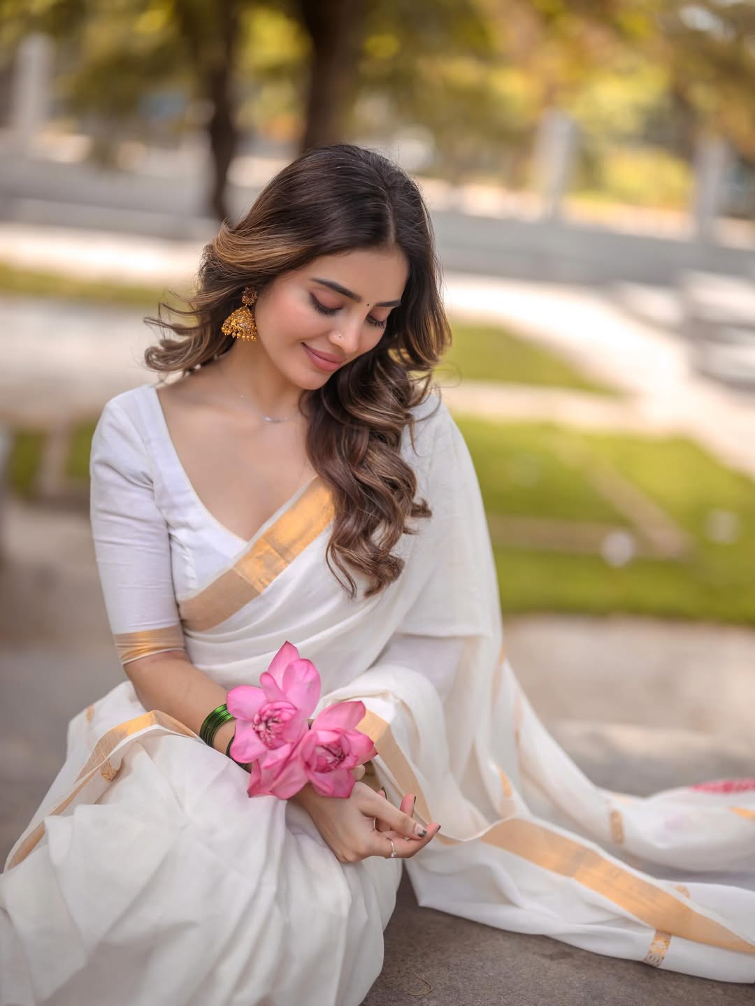 Girl Next Door Charm, Kushitha Kallapu Hotness radiates grace and allure.