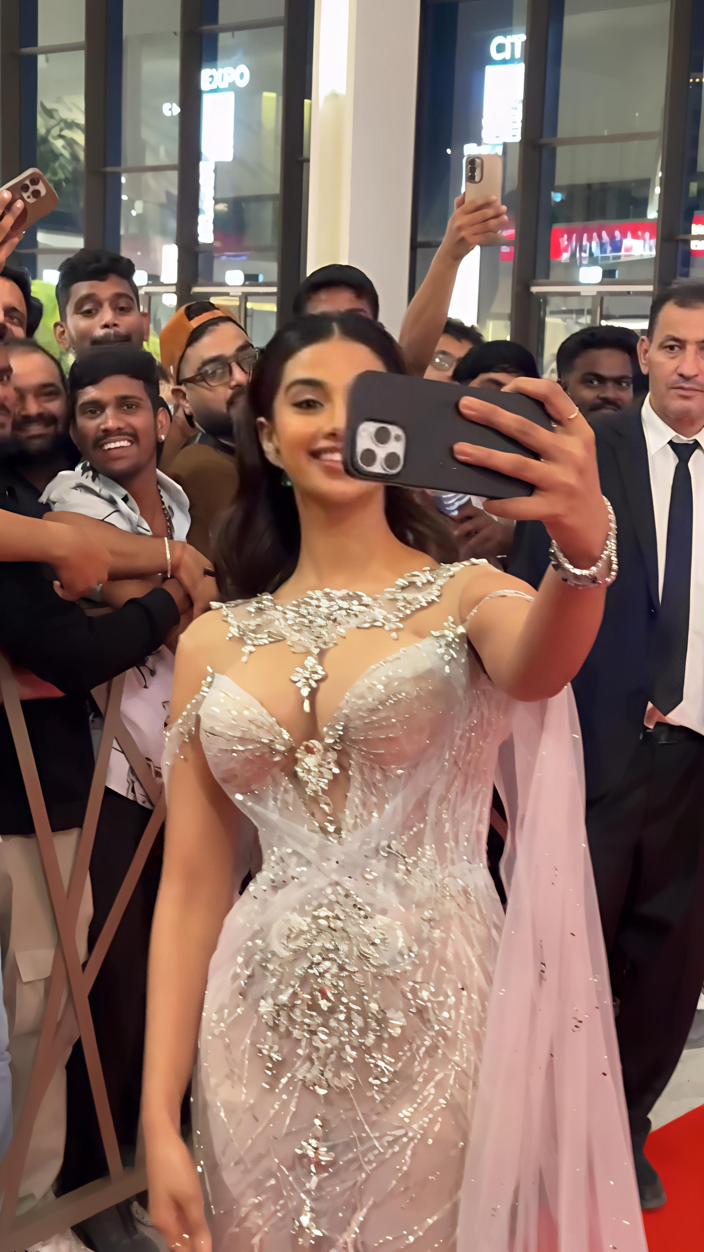 Beauty personified when Meenakshi Chaudhary’s Act Left the Crowd Speechless.